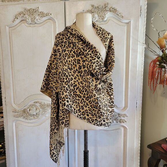 Vintage Pashmina Wrap Womens Animal Print Shawl Brown Silk Blend 80x27 - Picture 2 of 4